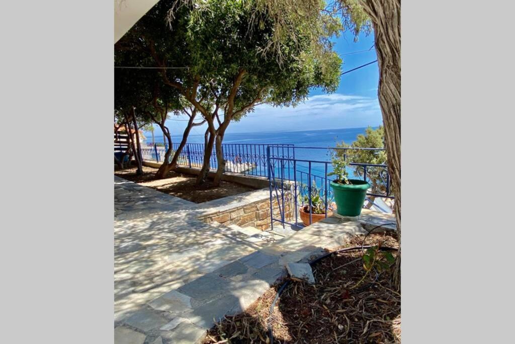 Πέτρινη Αυλή, Αρμενιστης Ικαρια Armenistís Exterior foto