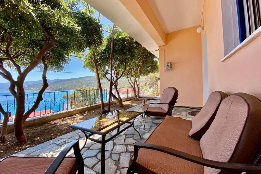 Πέτρινη Αυλή, Αρμενιστης Ικαρια Armenistís Exterior foto